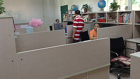 寶安教學辦公家具工廠 優質批發價格與專業教育咨詢服務的完美結合